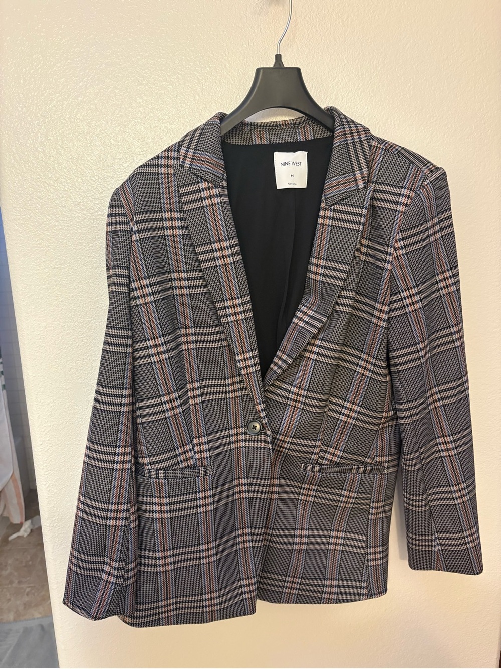 Hawt Plaid Nine West Blazer 😍😍😍 - Picture 3 of 4